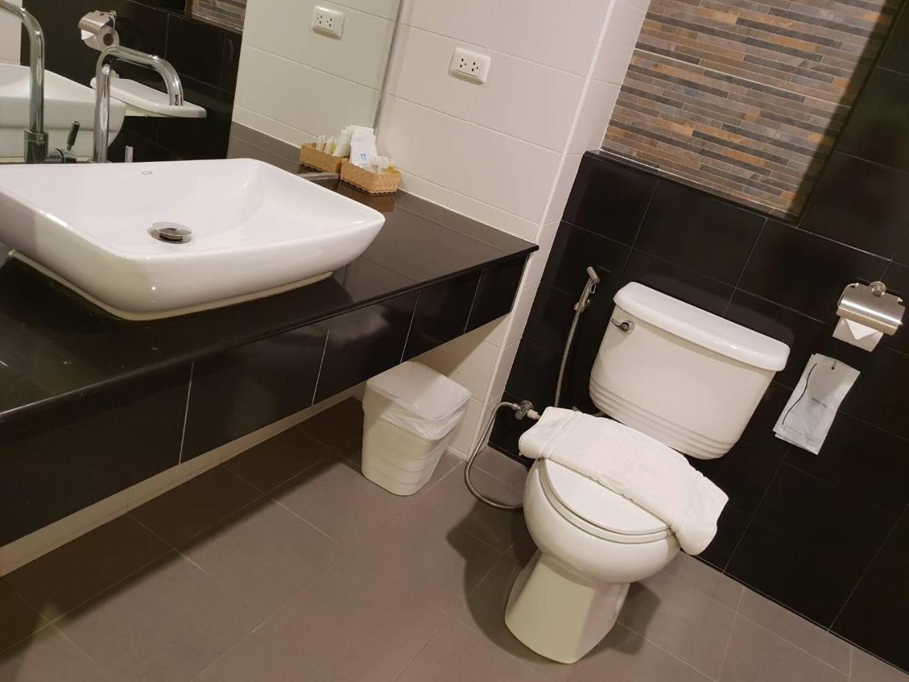Omg Hotel Khon Kaen Zewnętrze zdjęcie