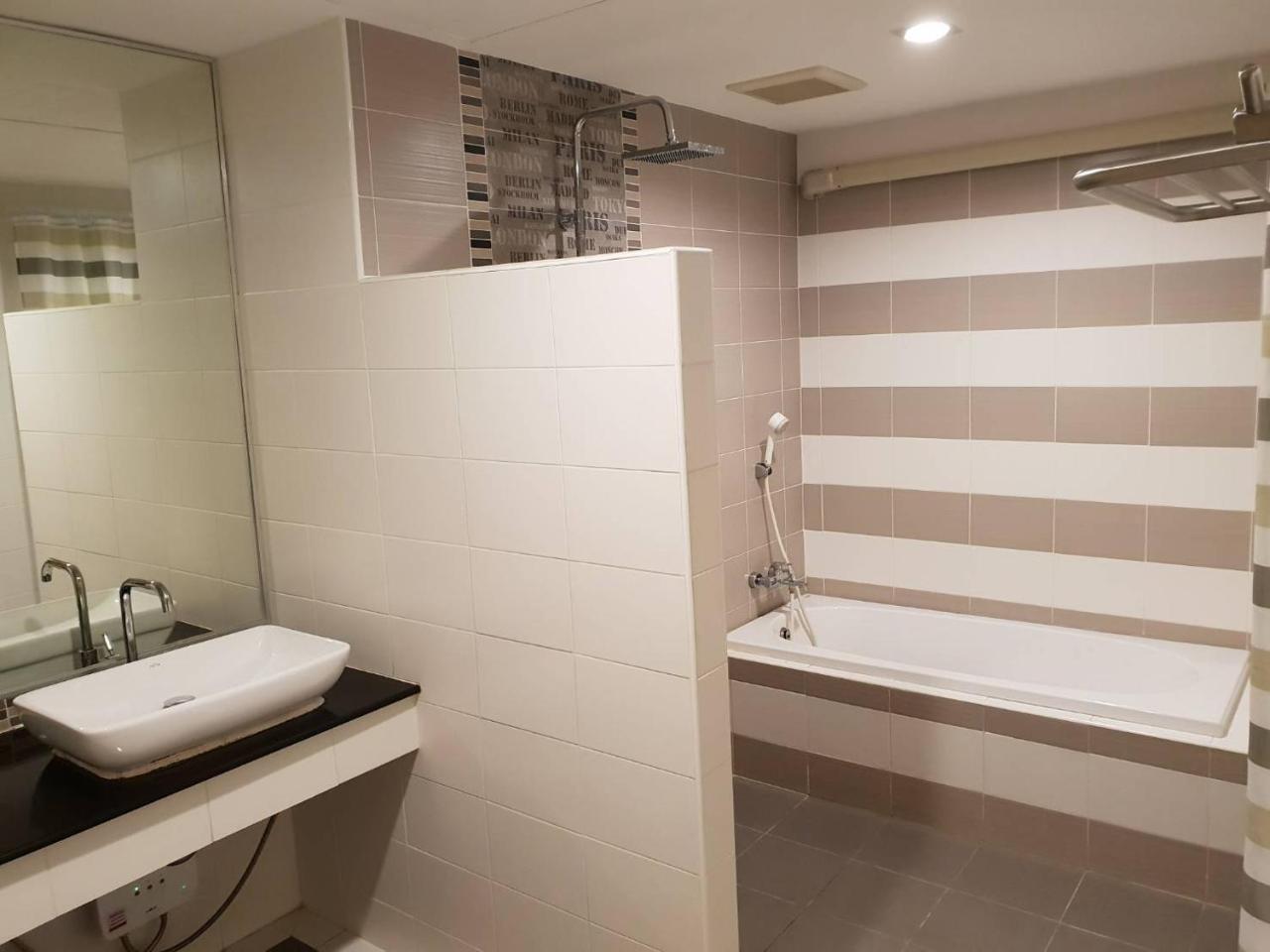 Omg Hotel Khon Kaen Zewnętrze zdjęcie